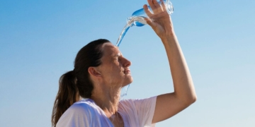 10 recomendaciones ante una ola de calor ante la llegada del verano 2025