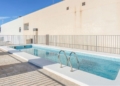 Buscan comprador para este piso con piscina por tan solo 54.000 euros