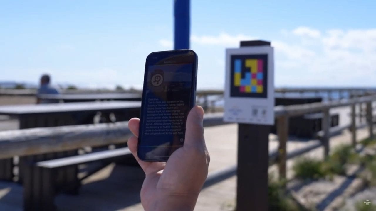 Santa Pola incorpora la tecnología NaviLens para ser una ciudad más accesible