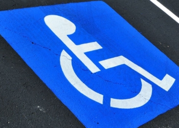 El CERMI insta a Almeida a cesar a la subdirectora de Agentes de Movilidad por hacer uso irregular de una tarjeta PMR