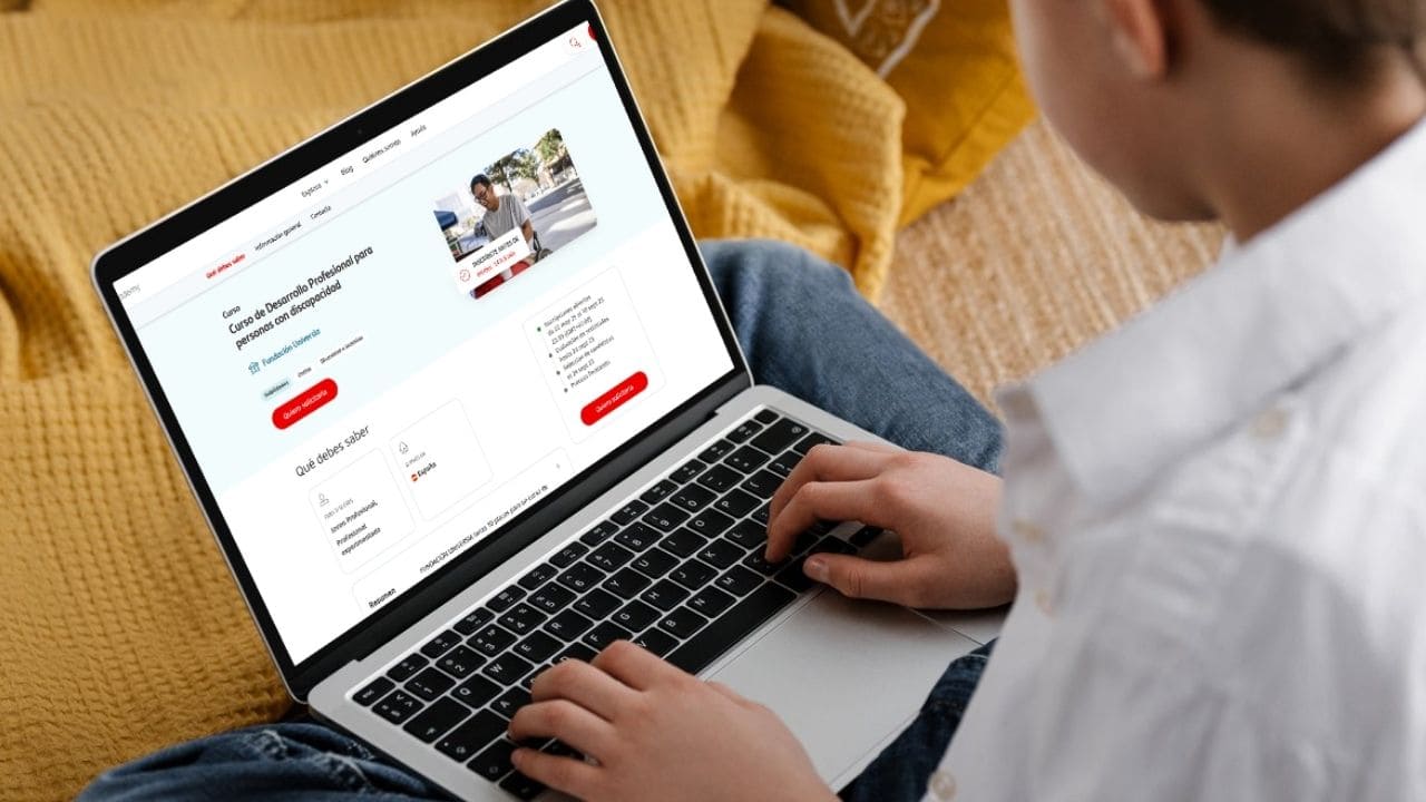Banco Santander publica un curso de Desarrollo Profesional para personas con discapacidad