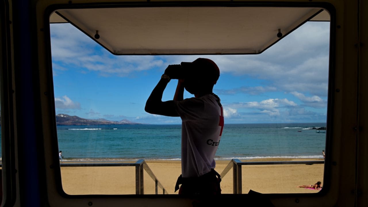 El Ayuntamiento de Gran Canaria trabaja para mejorar la accesibilidad en las playas de Las Canteras y El Confital