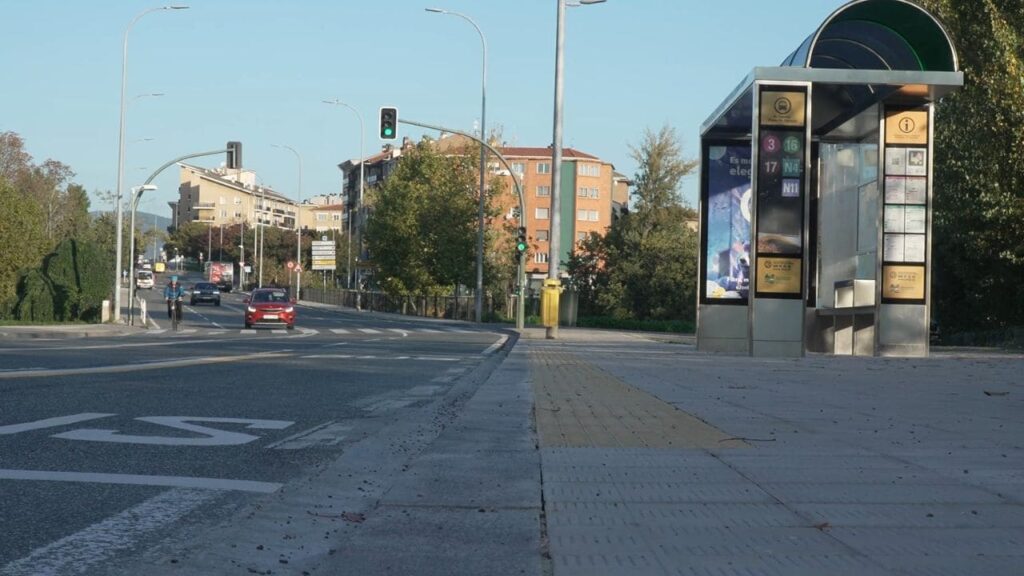 El Ayuntamiento de Pamplona destinara 300.000 euros a mejorar la accesibilidad de 20 paradas de autobús