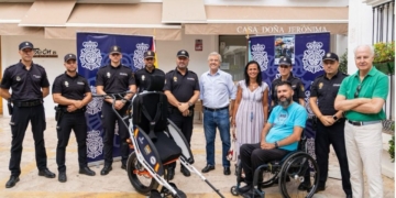 Joelette, la silla adaptada todoterreno que "abre caminos"