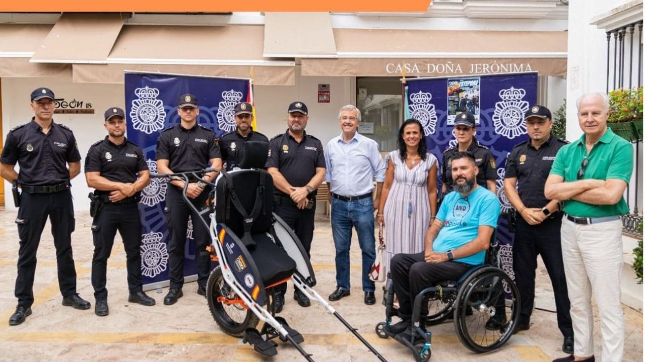 Joelette, la silla adaptada todoterreno que "abre caminos"