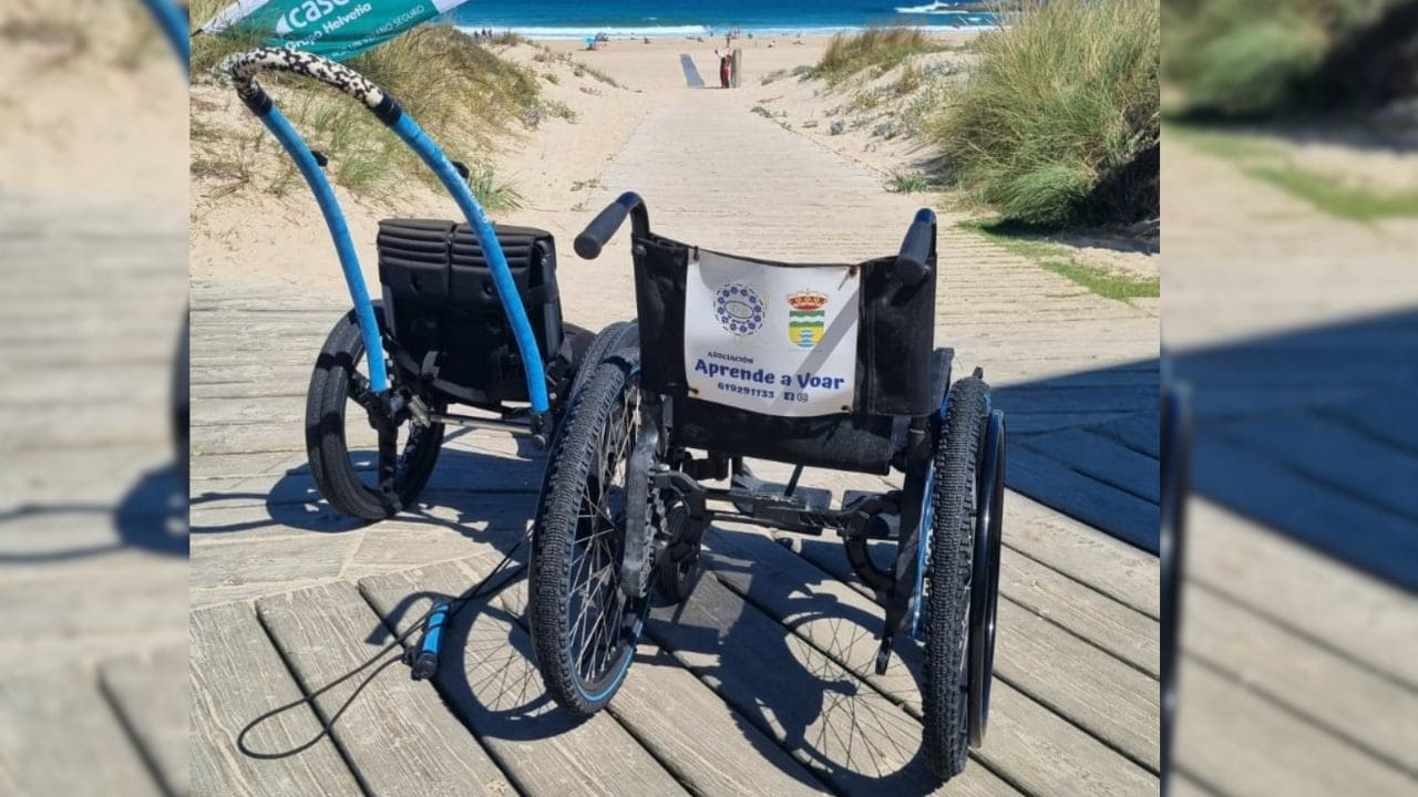 La playa de A Frouxeira cuenta con silla de ruedas autropropulsadas