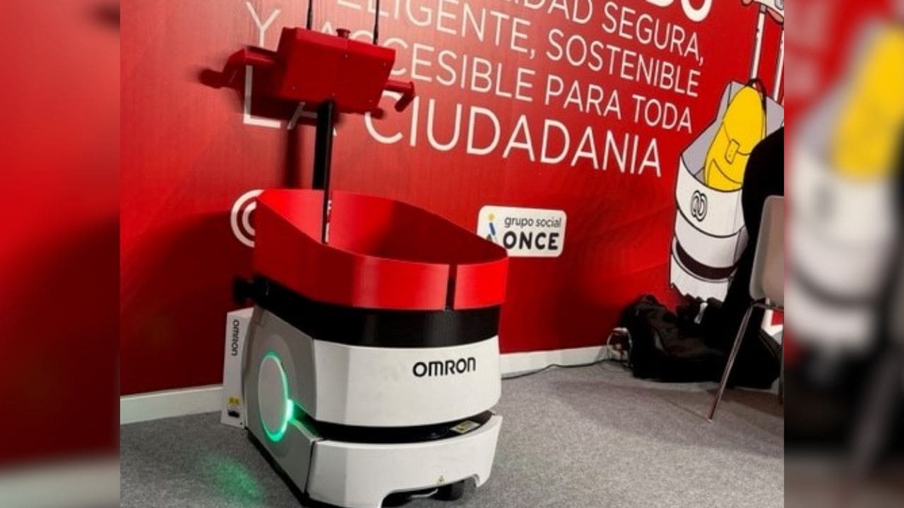 'AccesRobots', robot diseñado para guiar a personas con discapacidad