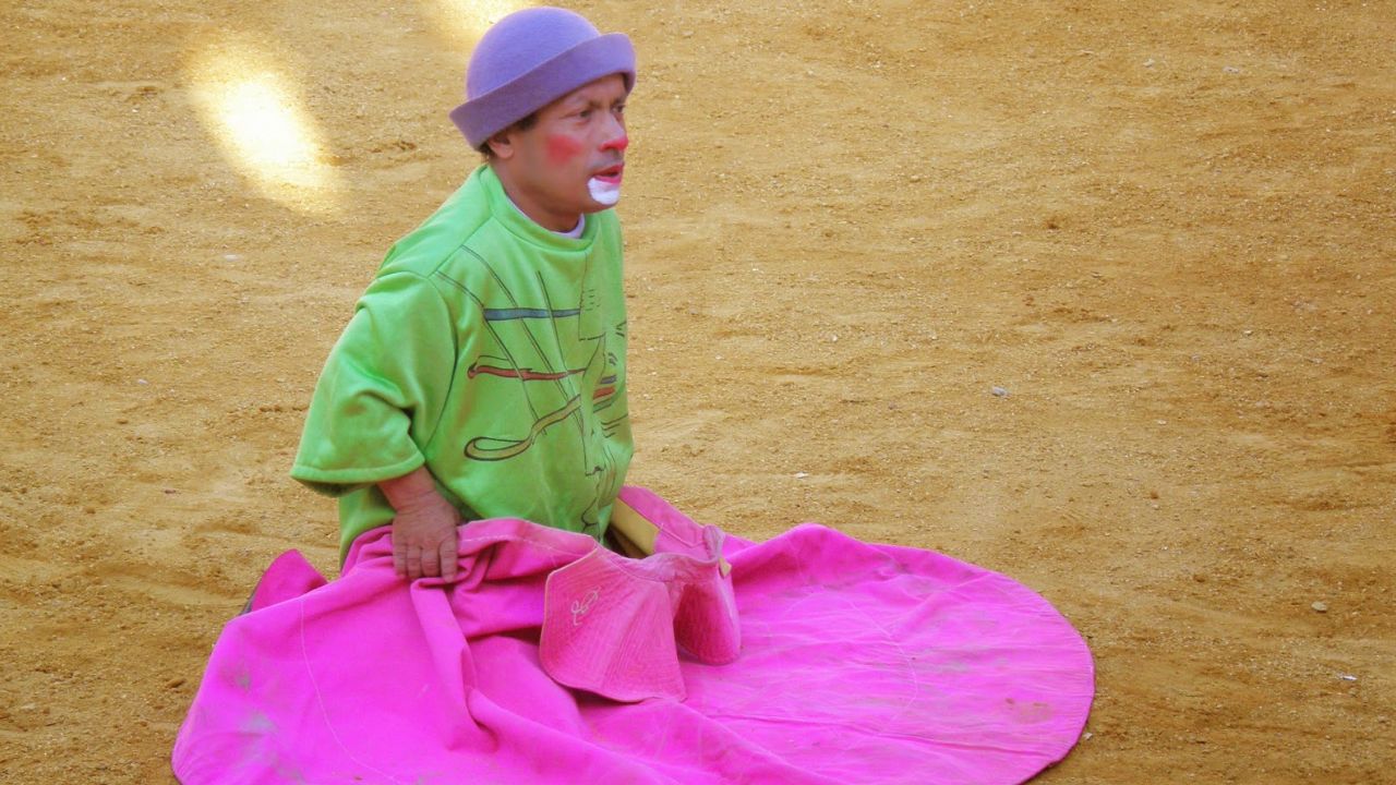 Espectáculo cómico-taurino con personas con acondroplasia