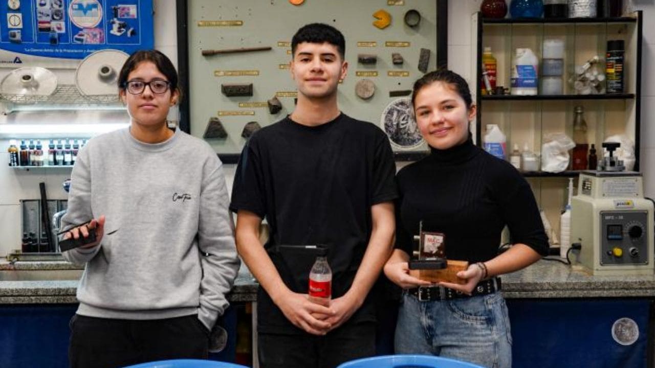 Estudiantes argentinos desarrollan dispositivos para ayudar a personas mayores