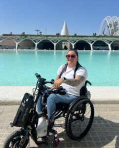 María, una joven con lesión medular y víctima del robo de la batería de su silla: "Sentí que me habían quitado la libertad"