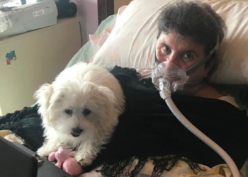 Madre de Alexis López, paciente con ELA