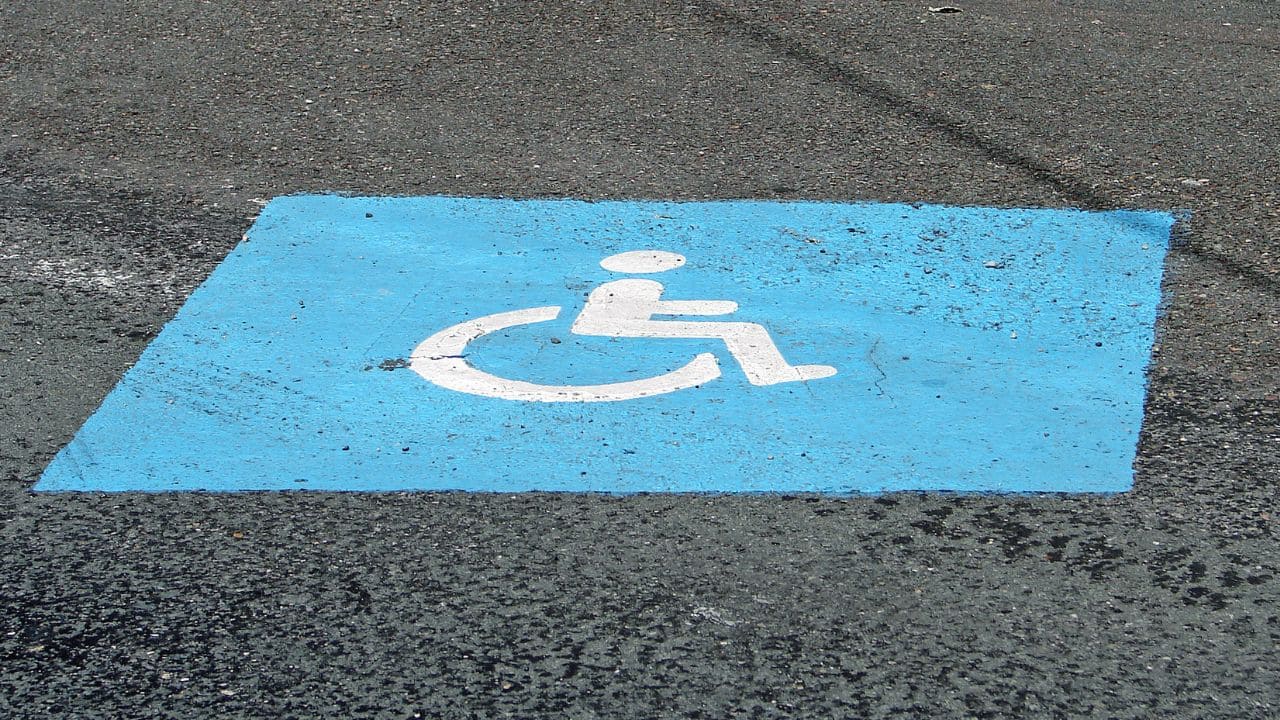 Tarjeta de aparcamiento para menores de 3 años con discapacidad en la Comunitat Valenciana