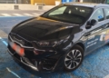VTC estacionado en una plaza de aparcamiento PMR
