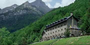 El Parador de Bielsa vuelve a abrir sus puertas tras una reforma valorada en 3,2 millones de euros