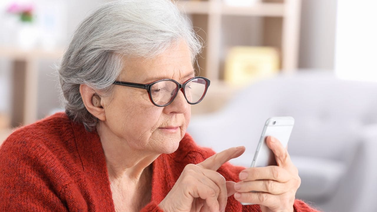 'Vivir en Casa', la nueva app gratuita de la Junta de Andalucía para el autocuidado de personas mayores y dependientes