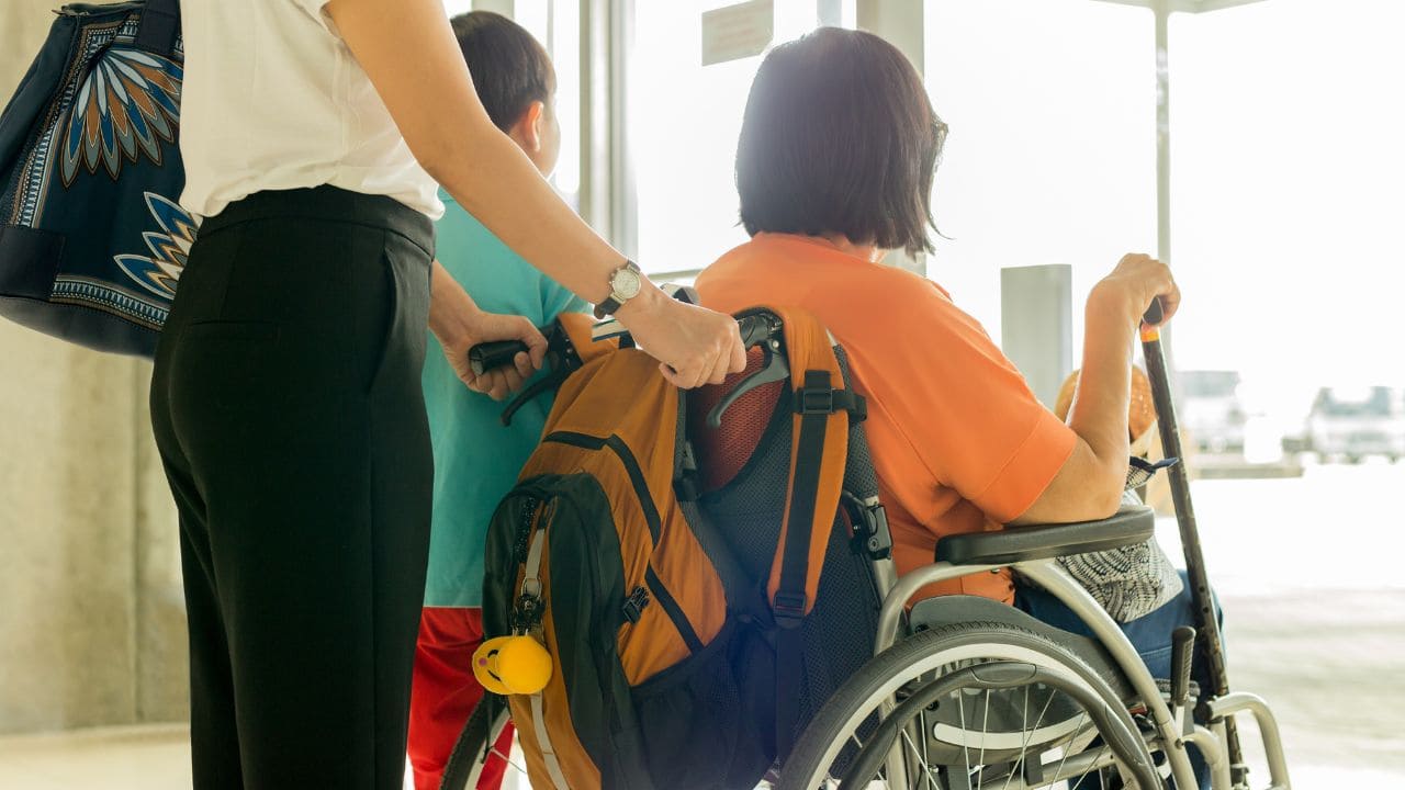 Denuncian discriminación hacia personas con movilidad reducida en el aeropuerto de San Sebastián