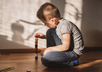 Niño con autismo