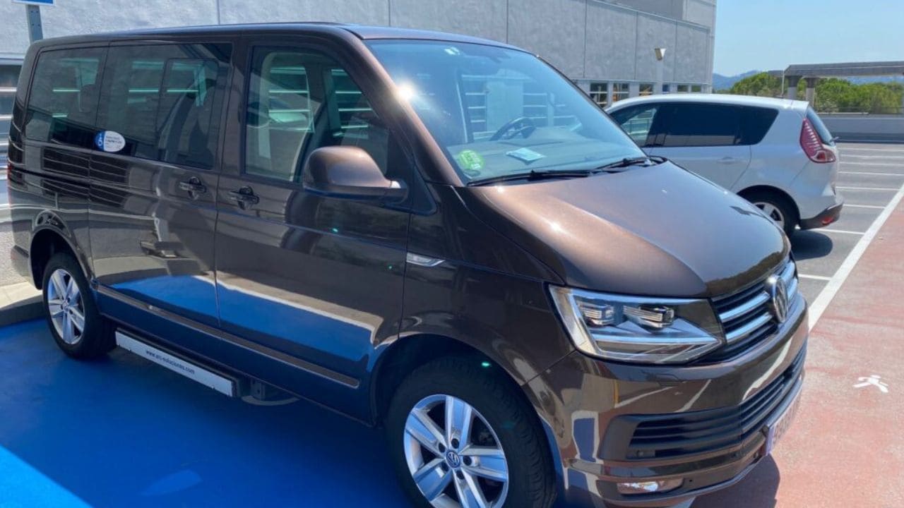 Vehículo a la venta de segunda mano adaptado para personas con movilidad reducida