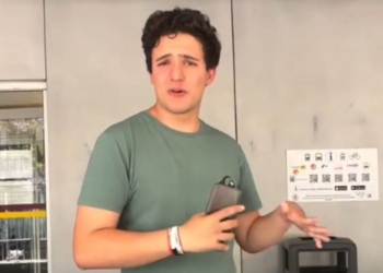 Alberto Polo, joven con discapacidad, denuncia una situación de discriminación en una discoteca de Sevilla