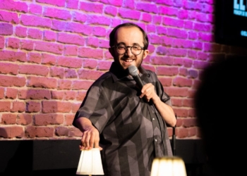 La historia de Felipe Mateos, cómico con discapacidad: "reír de los que nos duele es una forma de entender la vida"