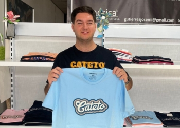 Miguel Ángel, un "cateto con estilo" y discapacidad física e intelectual que ha creado su propia marca de ropa