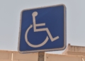 Denuncian a usuario por utilizar la tarjeta de estacionamiento PMR de su padre fallecido
