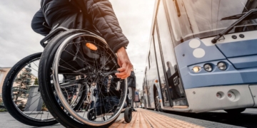 COCEMFE reclama un turismo inclusivo para las personas con discapacidad en España