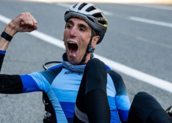 Álex Roca, deportista con parálisis cerebral, consigue subir los 5 puertos más duros del Tour de Francia