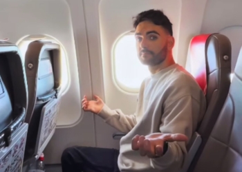 Ander Arteaga muestra los problemas que enfrentan las personas en silla de ruedas al viajar en avión