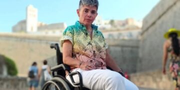 El vital propósito de Ana Raya, influencer con discapacidad: "Colocar las gafas de la accesibilidad" a la sociedad