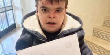 La Reina Letizia responde a la carta de Leo, niño con Piel de Mariposa: "Llegó a quien tenía que llegar"