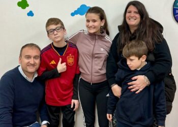 Marian, madre de tres hijos con Ataxia de Friedreich: "Soy feliz con mi vida; la familia es lo más importante, y eso lo tengo"